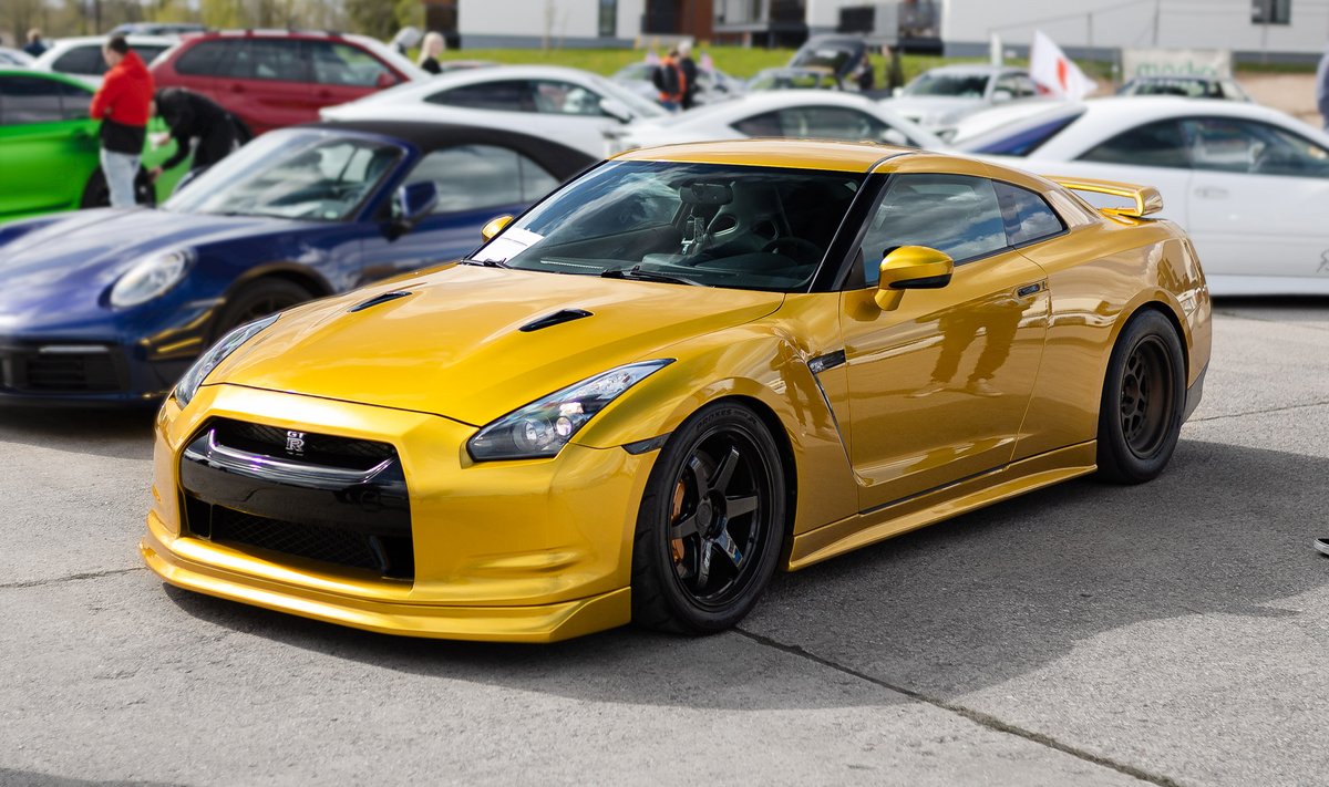 Nissan GT-R