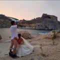 PIINLIK: Pruutpaari häbitu pulmafoto ajas kreeklased marru ja lõppes kõikidele brittidele pulmakeeluga