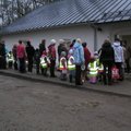 Koigi lasteaed kolis piduliku rongkäiguga uutesse ruumidesse