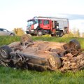 Tallinna-Tartu maanteelt välja sõitnud autos sai viga kolm inimest