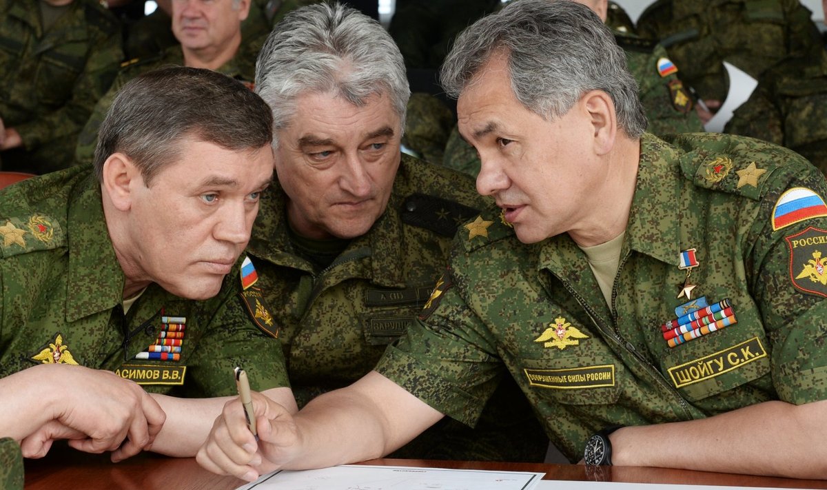 Valeri Gerassimov (vasakul) ja Sergei Šoigu