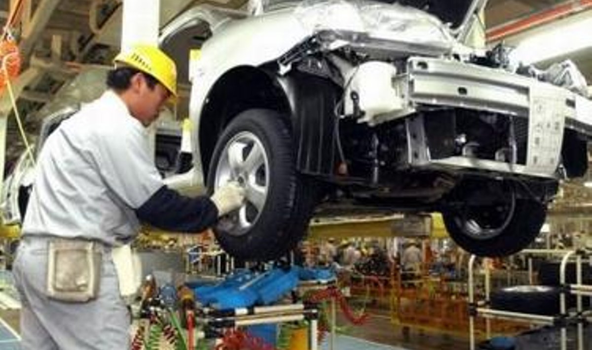 Toyota Vios valmimas Tianjini autotehase konveieril