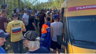 ВИДЕО | В Ленинградской области один человек погиб во время ралли — водитель не справился с управлением и влетел в зрителей