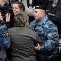 VIDEO: Moskvalased kardavad rubla kursi kukkumise tõttu rahutusi