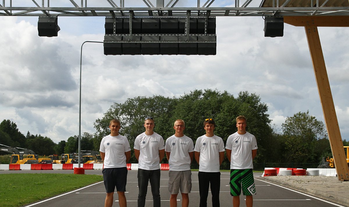 Vasakult: Rasmus Uustulnd, Kristian Pints, Sander Siniorg, Kenneth Sepp ja Roland Poom.