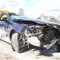 DELFI FOTOD: Joobes juht põhjustas Saaremaal raske avarii