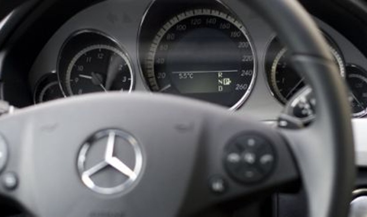 Mercedese omanikud tabati pattu tegemast