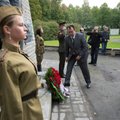 FOTOD: Pronkssõduri juures tähistati nõukogude vägede Tallinnasse sisenemise aastapäeva