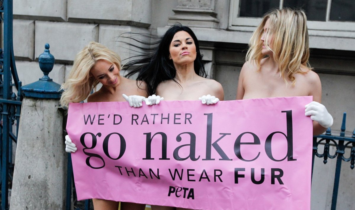 Loomakaitse organisatsioon PETA (People for the Ethical Treatment of Animals) aktivistid avaldavad Londoni tänavatel protesti karusnaha kasutamise vastu 