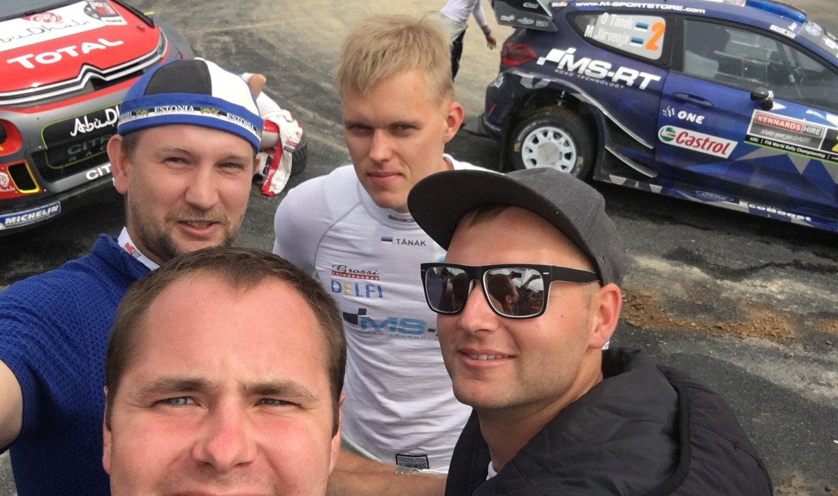 Eesti fännide selfie Ott Tänakuga