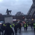 LUGEJATE VIDEOD JA FOTOD | Pariisis ajas politsei meeleavaldajaid Eiffeli torni juurest eemale, Reimsi kesklinn oli täielikult blokeeritud