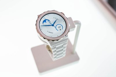 Женские часы с керамикой Huawei GT3 Pro