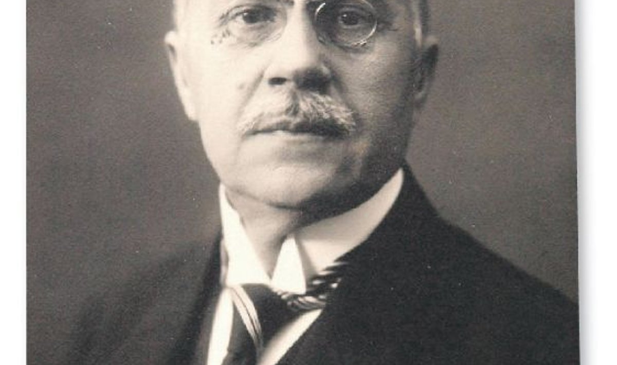 Eduard Vilde aastal 1921.