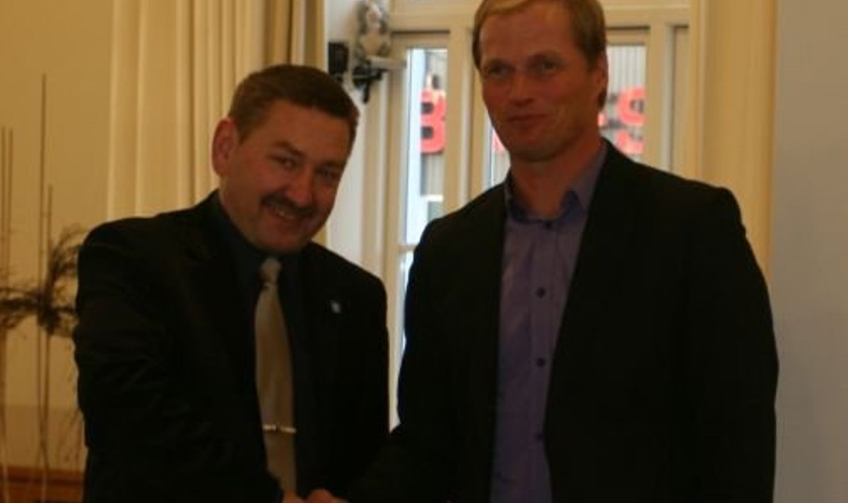 Haridus- ja kultuurikomisjoni esimees Tarmo Alt (paremal) ja aseesimees Kulno Klein.