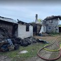 ФОТО | Огонь уничтожил жилой дом и пристройки. На тушение пожара ушло 150 тонн воды