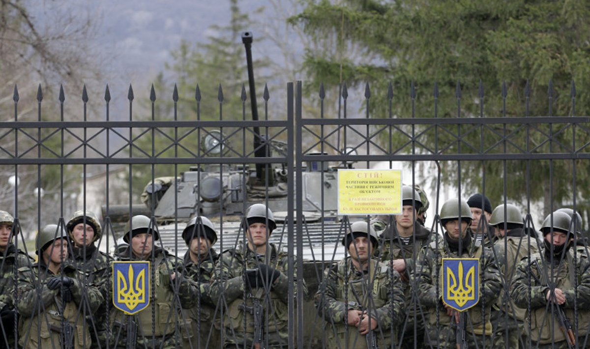 Ukraina sõjaväelased kaitsevad väikest Krimmi põhjaosas asuvat Prõvilne sõjaväebaasi, mille Vene sõjaväelased eile sisse piirasid. 