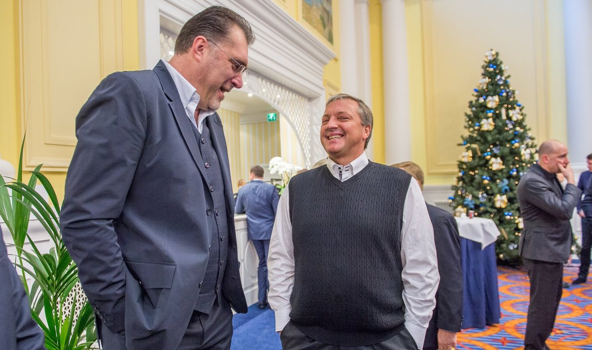 Tiit Sokul (paremal) ja Arvydas Sabonisel on, mida meenutada – üheskoos tuldi ju 26 aasta eest olümpiavõitjaks. Nüüd on Eesti ja Leedu ühes EM-alagrupis.