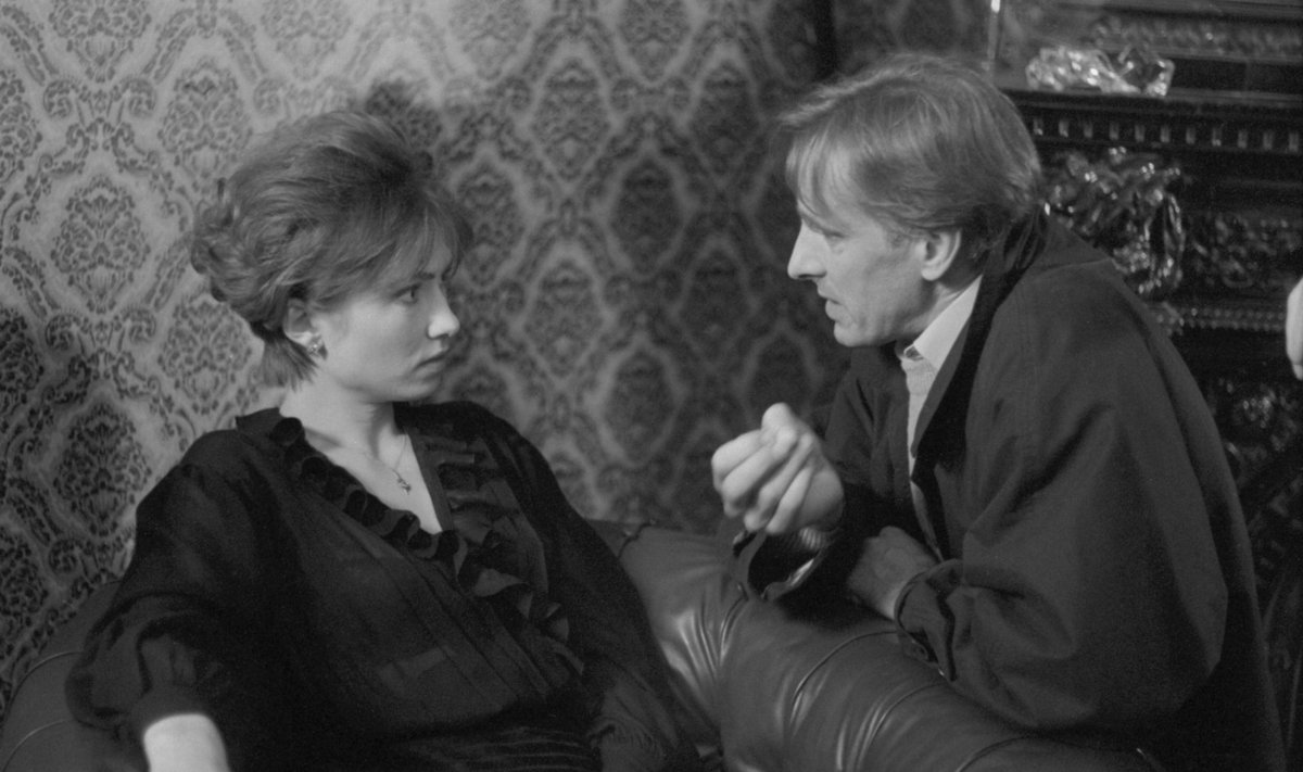 1993. aastal mängis Ulfsak Agatha Christie romaanil põhinenud telelavastuses „McGregori juhtum”. Pildil koos Carmen Mikiveriga.