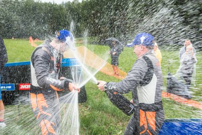 Oligi liiga kuiv! Georg Linnamäe ja James Morgan Delfi Rally Estonia finišis.