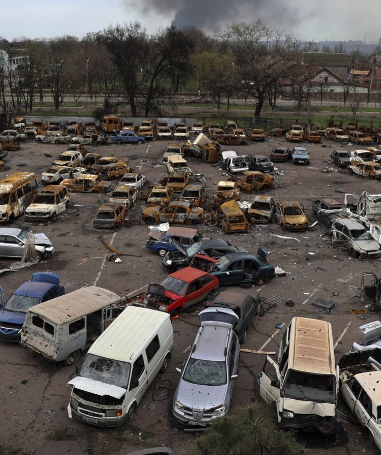 Autovrakid Azovstali tehase territooriumil. 18. aprill 2022