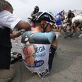 VIDEO/FOTOD: Üliraske kukkumine Tour de France'il, mis mitme soosiku sõidu rikkus