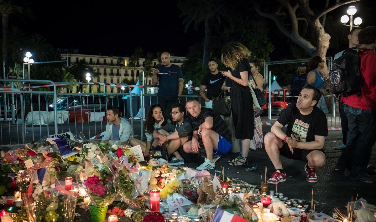 Nice'i terroriakti ohvrite mälestamine.