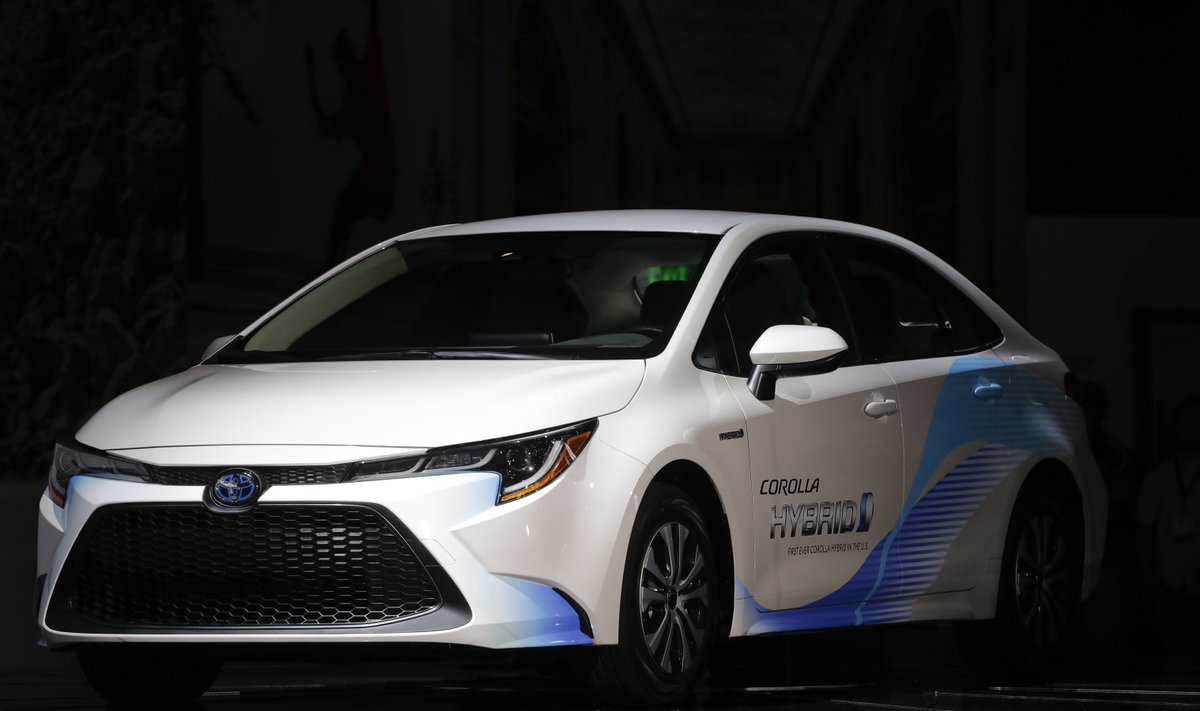 Toyota Corolla hübriidi esitlus LA autonäitusel