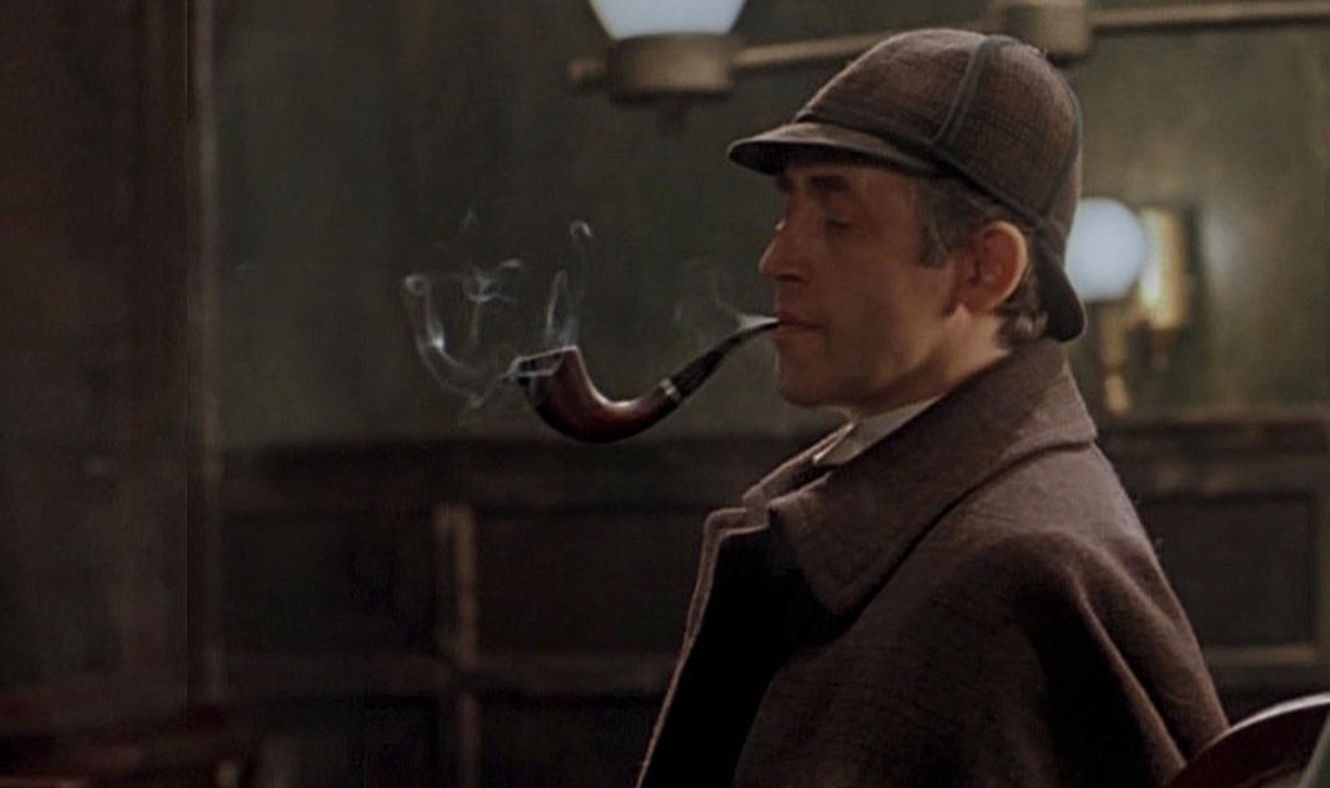 Sherlock Holmesi lugude ekraniseeringutest on Eesti vaatajaile kõige paremini tuttav Lenfilmis 1979–1986 valminud sari, mille peaosas oli Vassili Livanov. 
