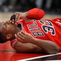 VIDEO | Bullsi mängija pealtpanek lõppes näoli kukkumise ja katkiste hammastega