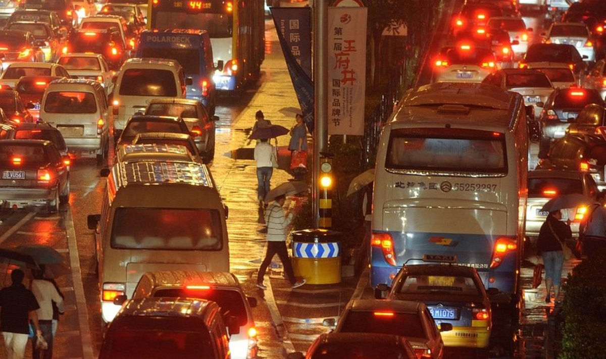 Liiklusummik Pekingis tipptunnil