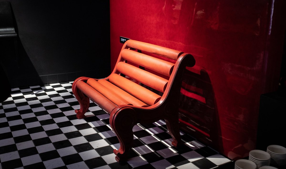 Näitusel "Maile Grünberg 81. TOOL"  näeb valikut Grünbergi legendaarsetest toolidest, teiste seas kuulsat Corrida baari tooli.