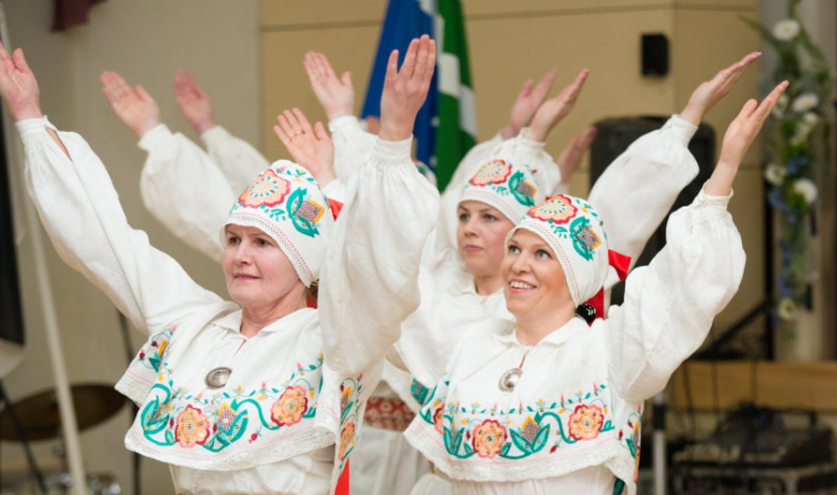 Naisrühm Torma tantsuhoos. Foto: Liina Laurikainen