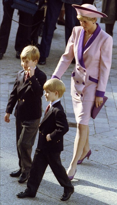 Printsess Diana koos prints Williami ja prints Harryga 1990. aastal