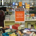 Lugejad raamatupoodidest: kas kehakoorija, kaelakeed ja lõhnaküünlad ikka peaksid raamatupoes müügil olema?