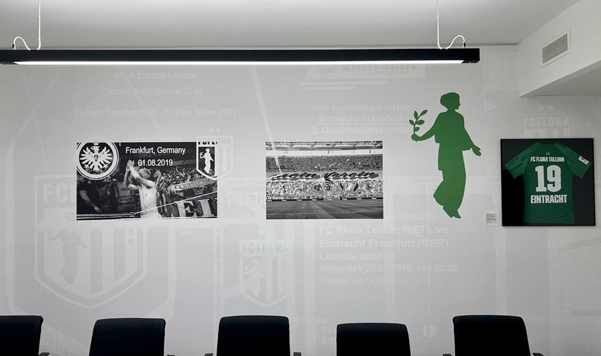 Frankfurti Eintrachti poolt avatud FC Flora nime kandev koosolekuruum.