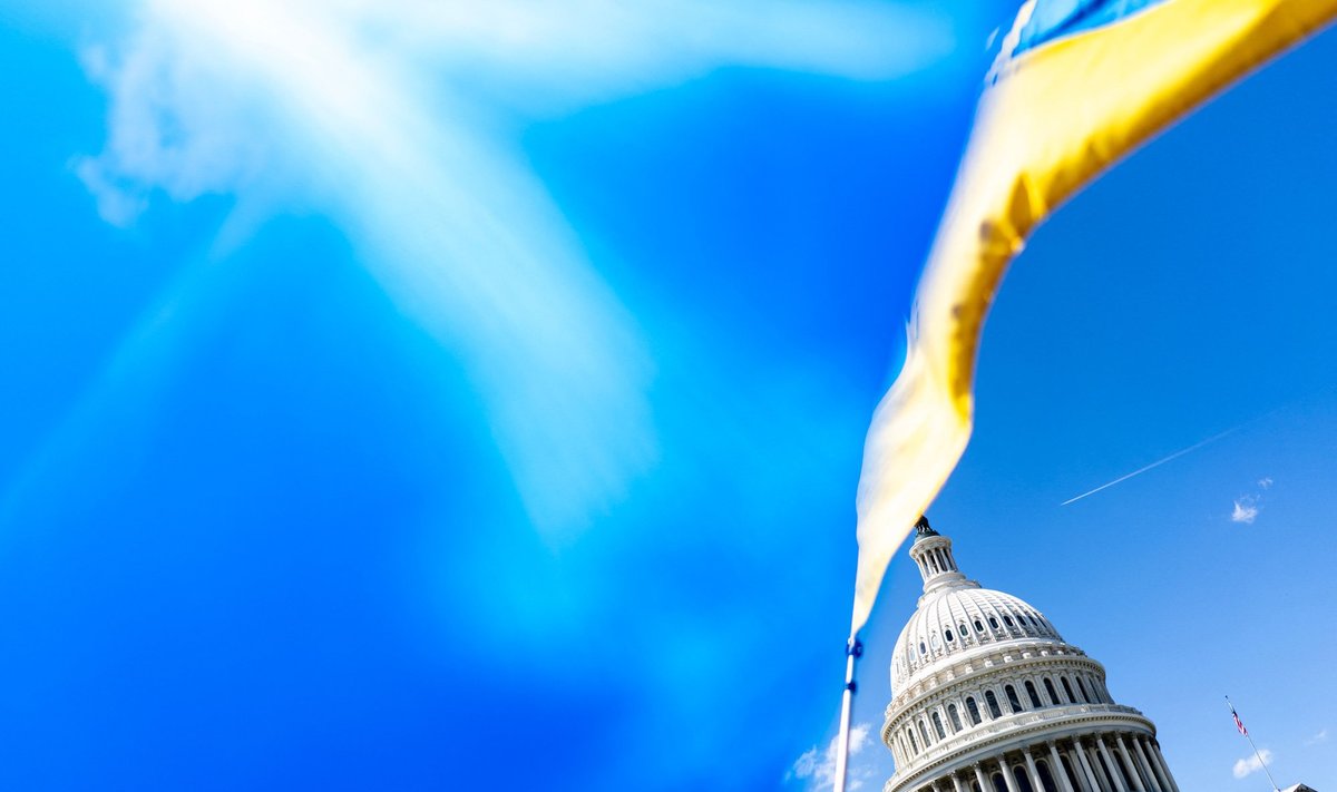 Ukraina toetajad USA Kongressi hoone ees olid tänulikud.