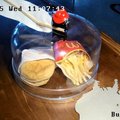 Eksperiment: Islandi viimne McDonald'si burger friikartulitega, ikka söömata
