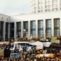 Решено сделать бело-лазорево-красный стяг: в России вспоминают ”августовский путч” 1991 года