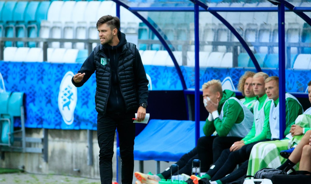 FC Flora peatreener Jürgen Henn