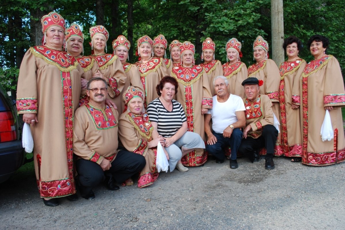 Slavjanotška esines kodulinnas