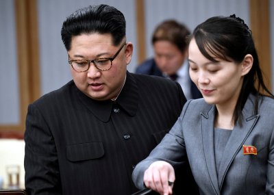 Põhja-Korea juht Kim Jong-un koos õe Kim Yo-jongiga 2018. aastal.