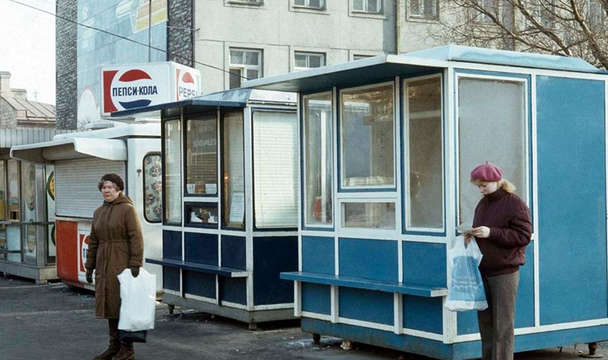 Olümpia ajaks lisandusid linnaruumi näiteks sinivalged kioskid.