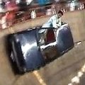 VIDEO: Indias sõidetakse autodega mööda seina