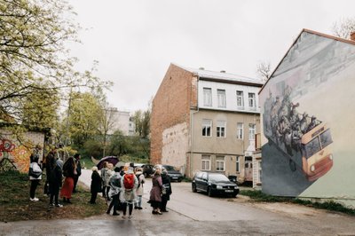 Linna alternatiivsete skeenede ajalugu tutvustab Pseudotoursi Supilinna tänavakunstituur.