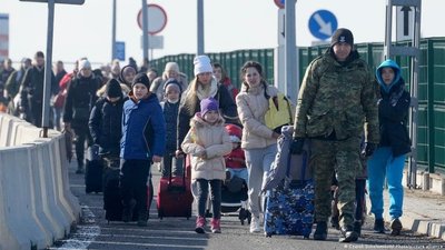 Украинские беженцы на границе с Польшей