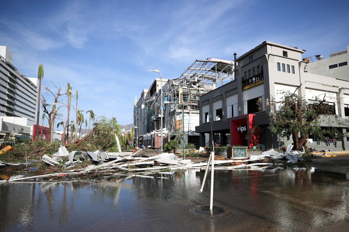 Uraganul Otis, care a lovit Mexicul, a pierdut viața a cel puțin 27 de persoane