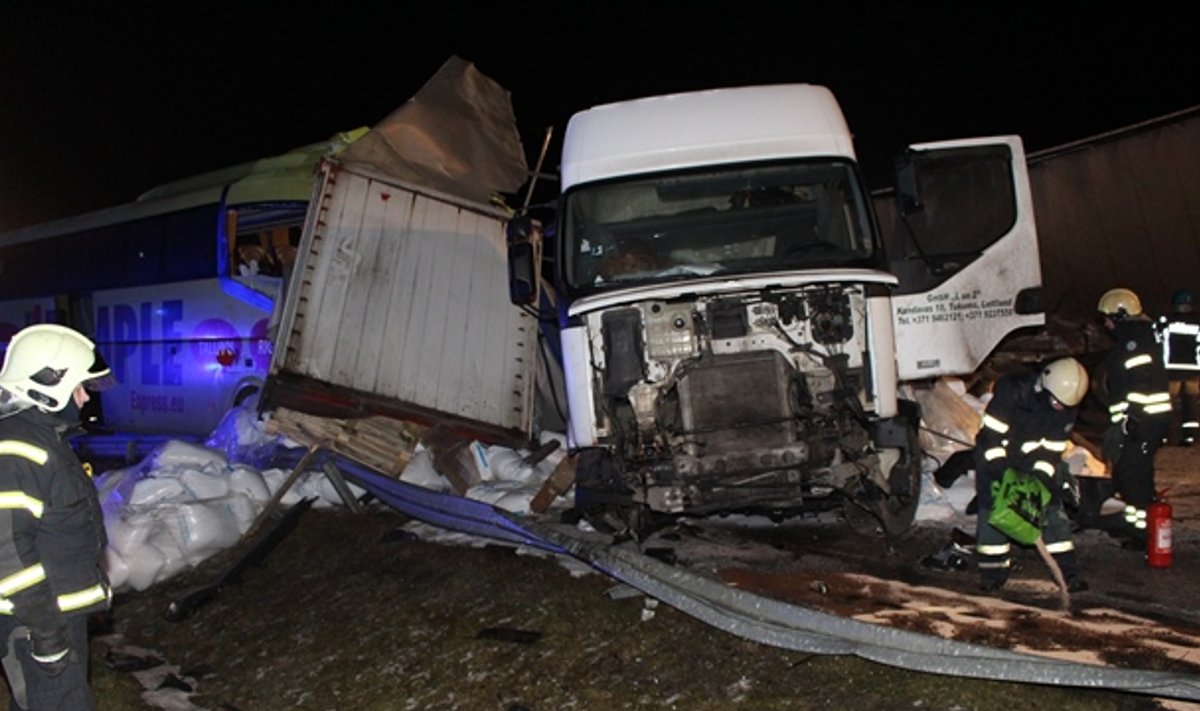 Liiklusõnnetus Jõhvi-Tartu maanteel
