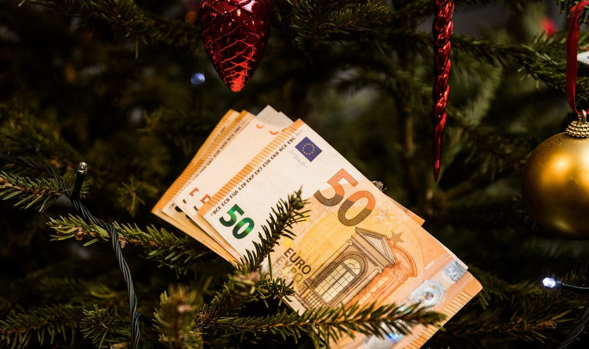 Mitmetes Euroopa riikides on tööandjad seadusega kohustatud jagama jõulupreemiaid.