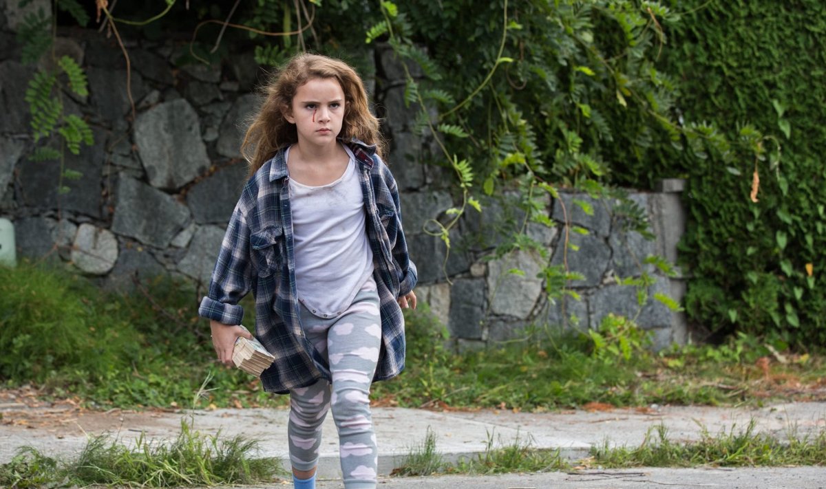 "Friigid", 7-aastane Chloe (Lexy Kolker) avastab maailma.