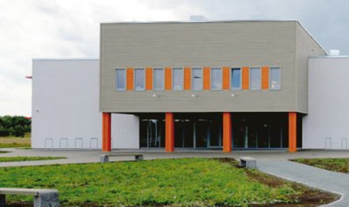 Hoone omaniku Strantum OÜ juhatuse liige Meelis Härms avaldas koolimaja avamissündmusel tänu  Eventus Ehitus OÜ-le, kes vähem kui aastaga on ehitanud väärika koolimaja. 